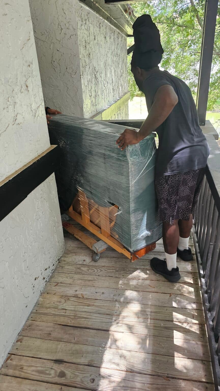 Furniture moving company in Jacksonville.