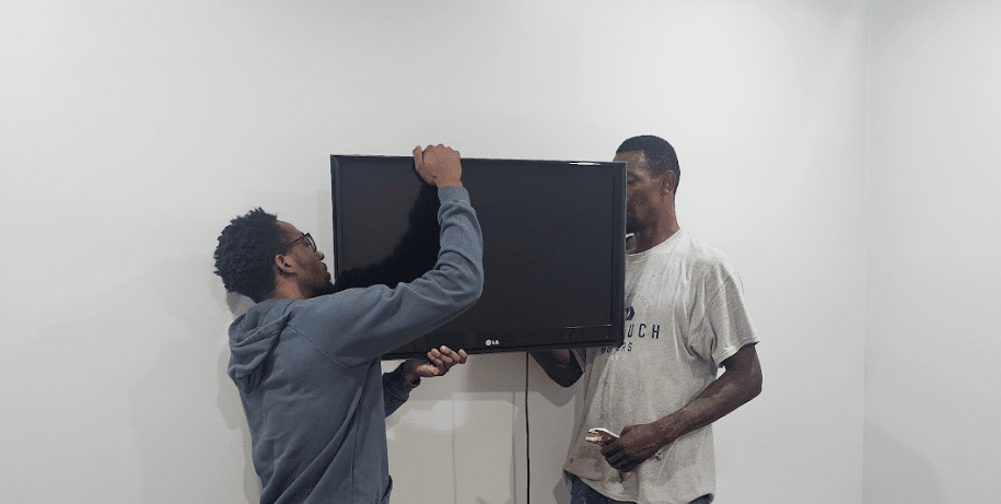 Home 9 TV mounting services in Jacksonville