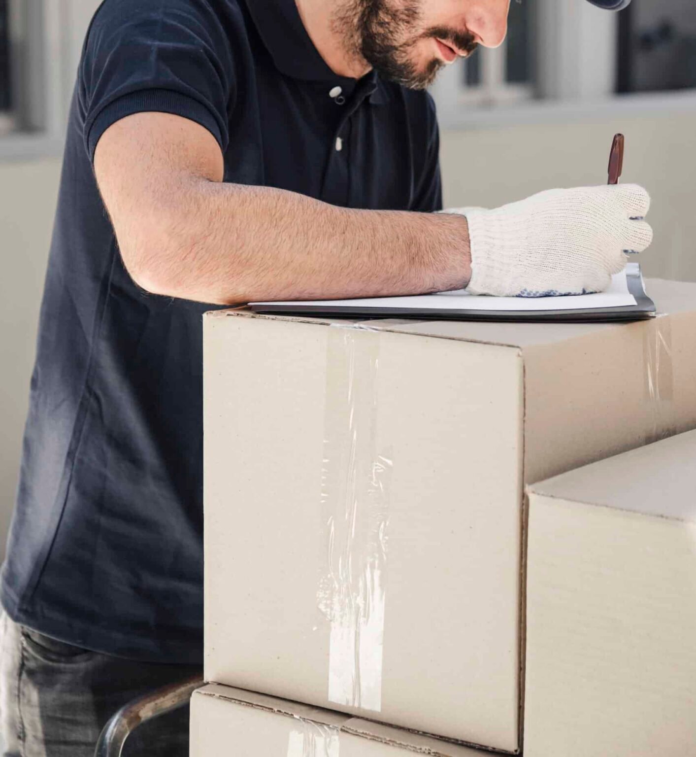 moving professional checking packages to begin an apartment moving